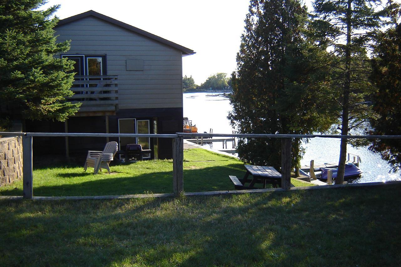 Sauble River Marina And Lodge Resort Sauble Beach Szoba fotó