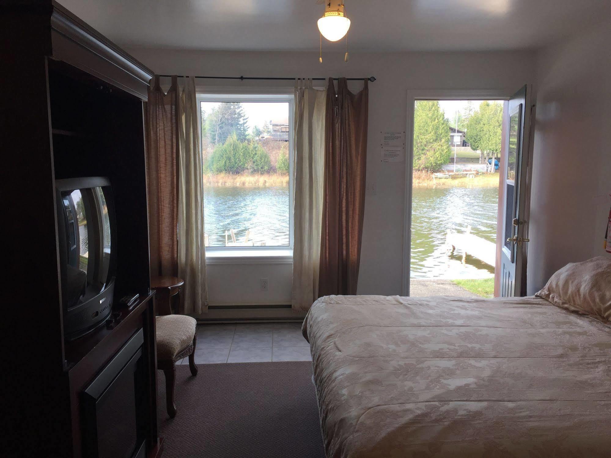 Sauble River Marina And Lodge Resort Sauble Beach Kültér fotó